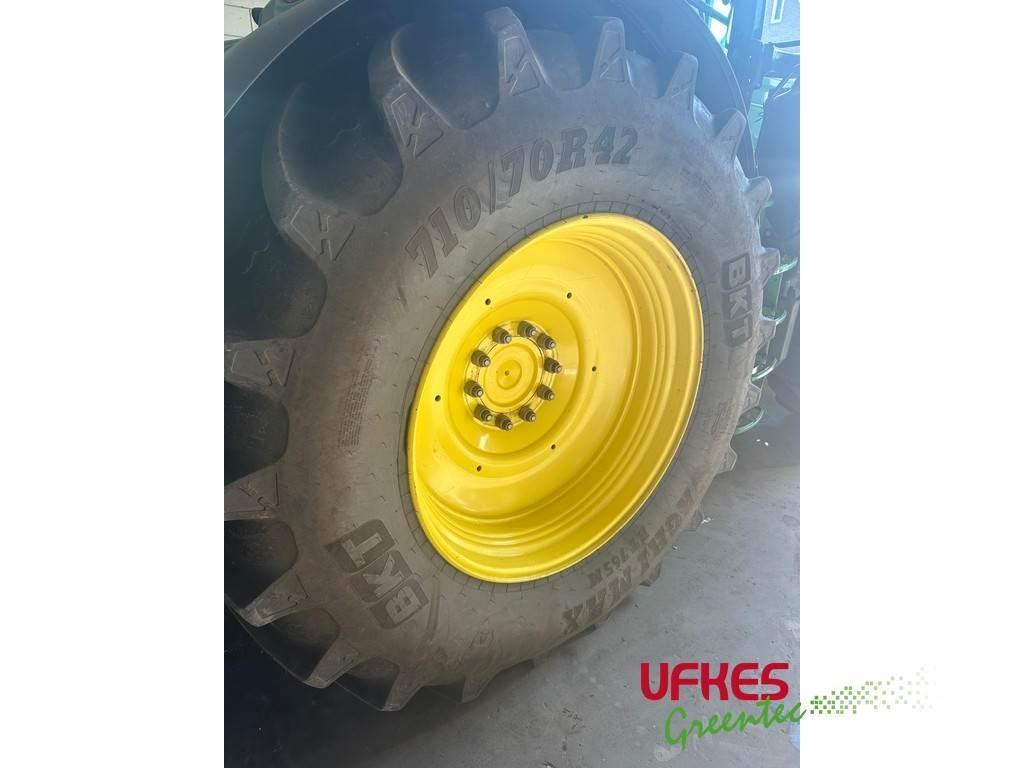 John Deere 6215 R Traktorer
