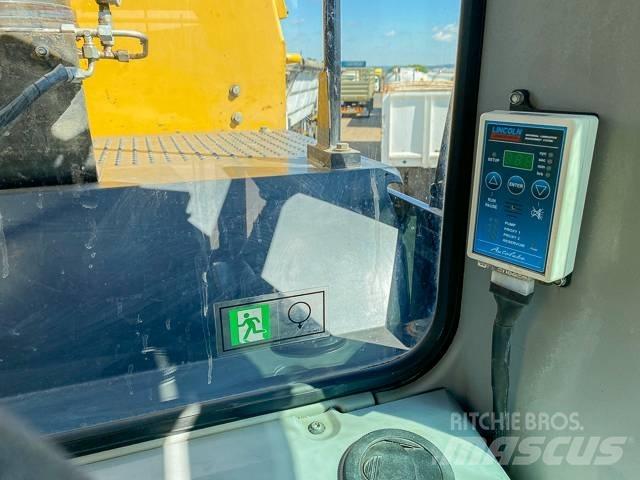 CAT 374F L Bandgrävare