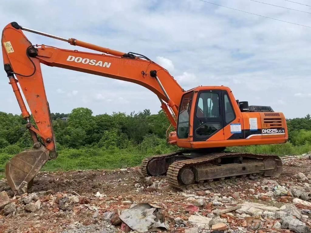 Doosan DH 225 LC-7 Bandgrävare