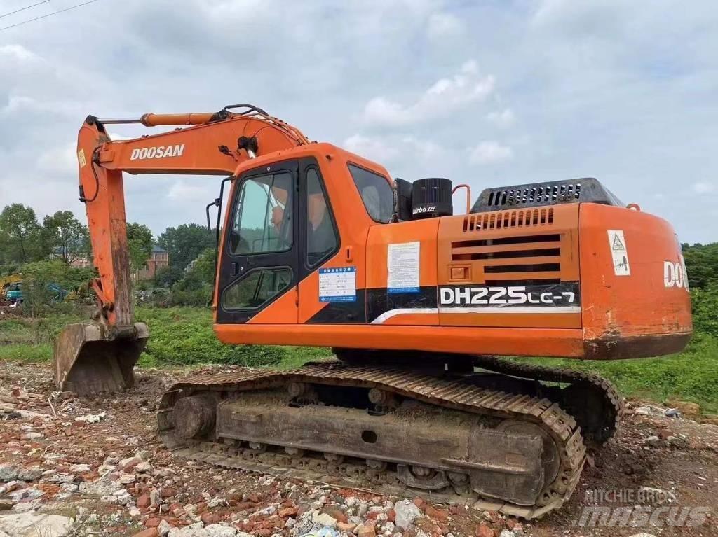 Doosan DH 225 LC-7 Bandgrävare