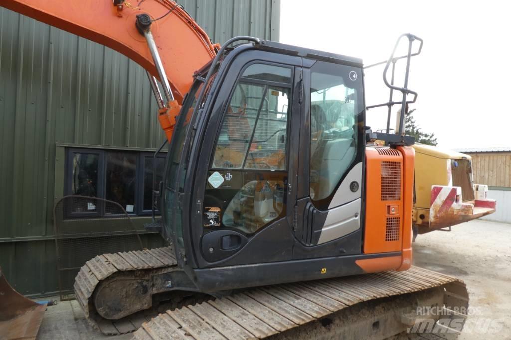 Hitachi ZX 135 US-6 Bandgrävare
