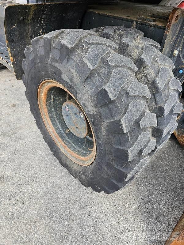 Komatsu PW 148-8 Hjulgrävare