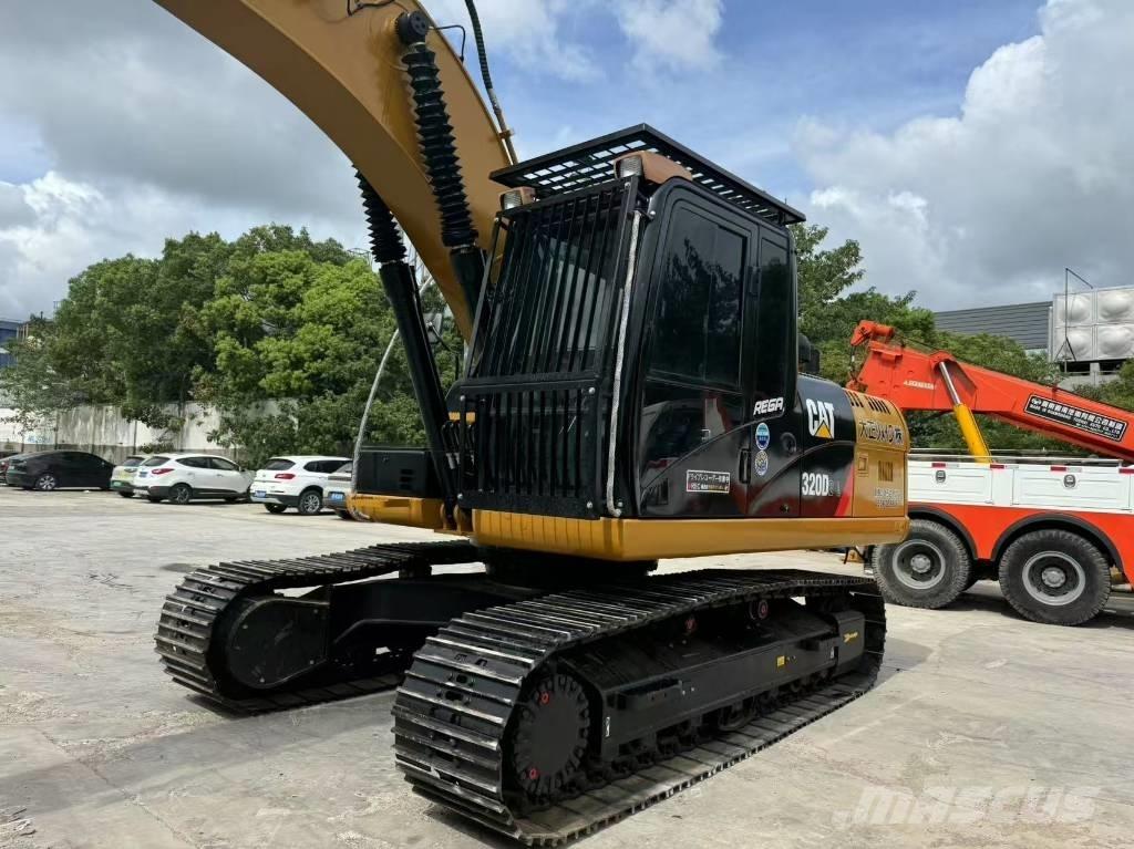 CAT 320 D2 Bandgrävare