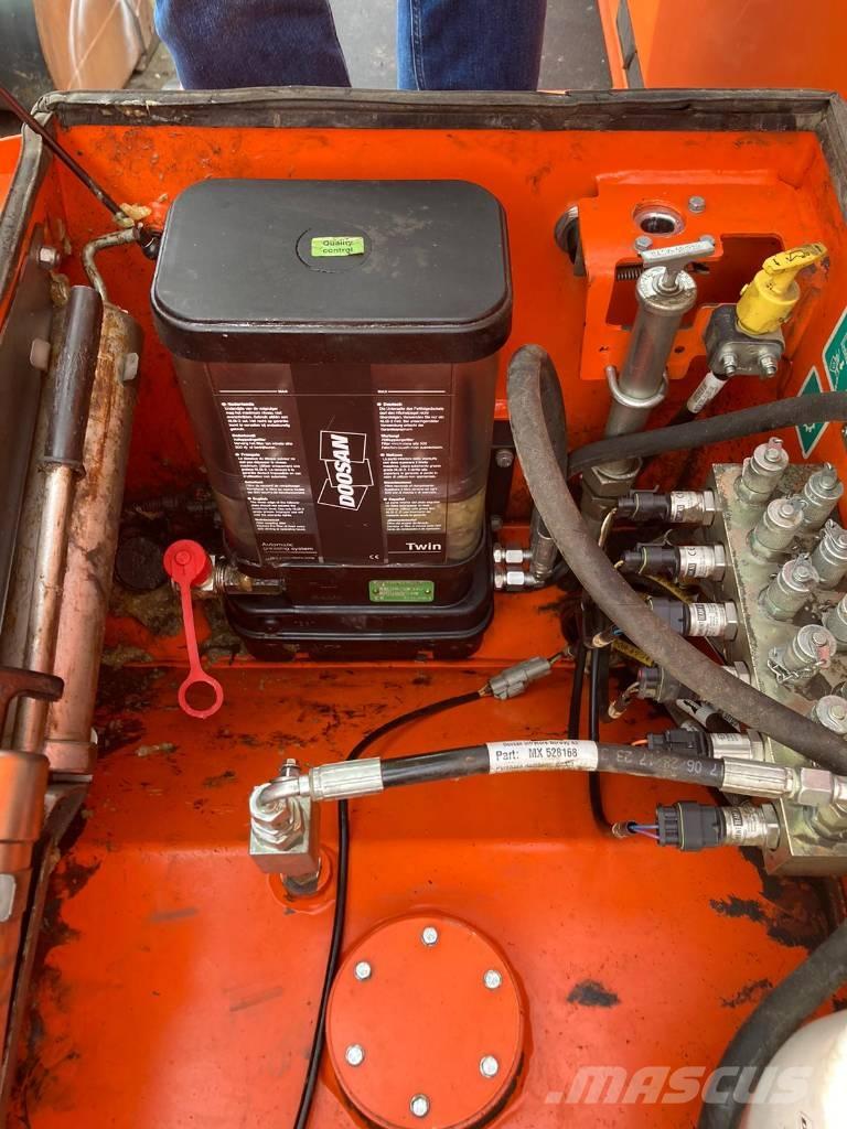 Doosan DA 30 Midjestyrd dumper