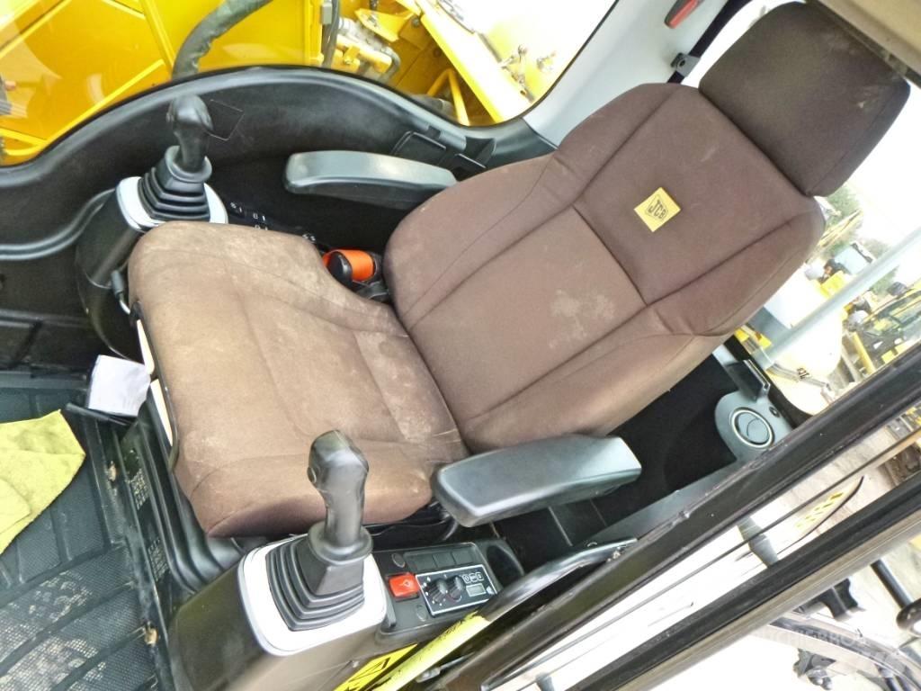 JCB JS 130 LC Bandgrävare