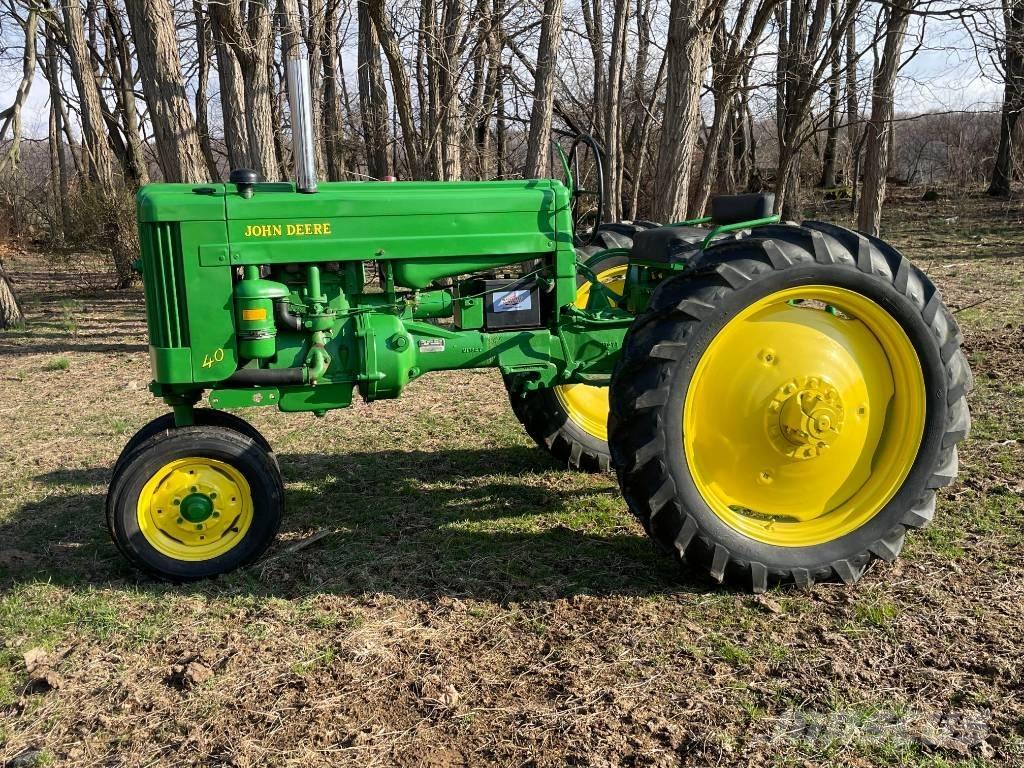 John Deere 40T Traktorer