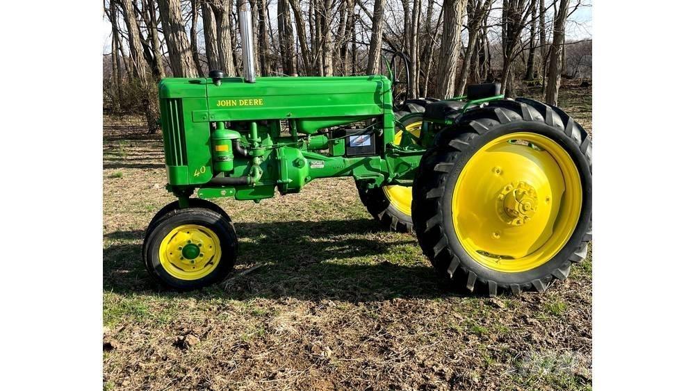 John Deere 40T Traktorer