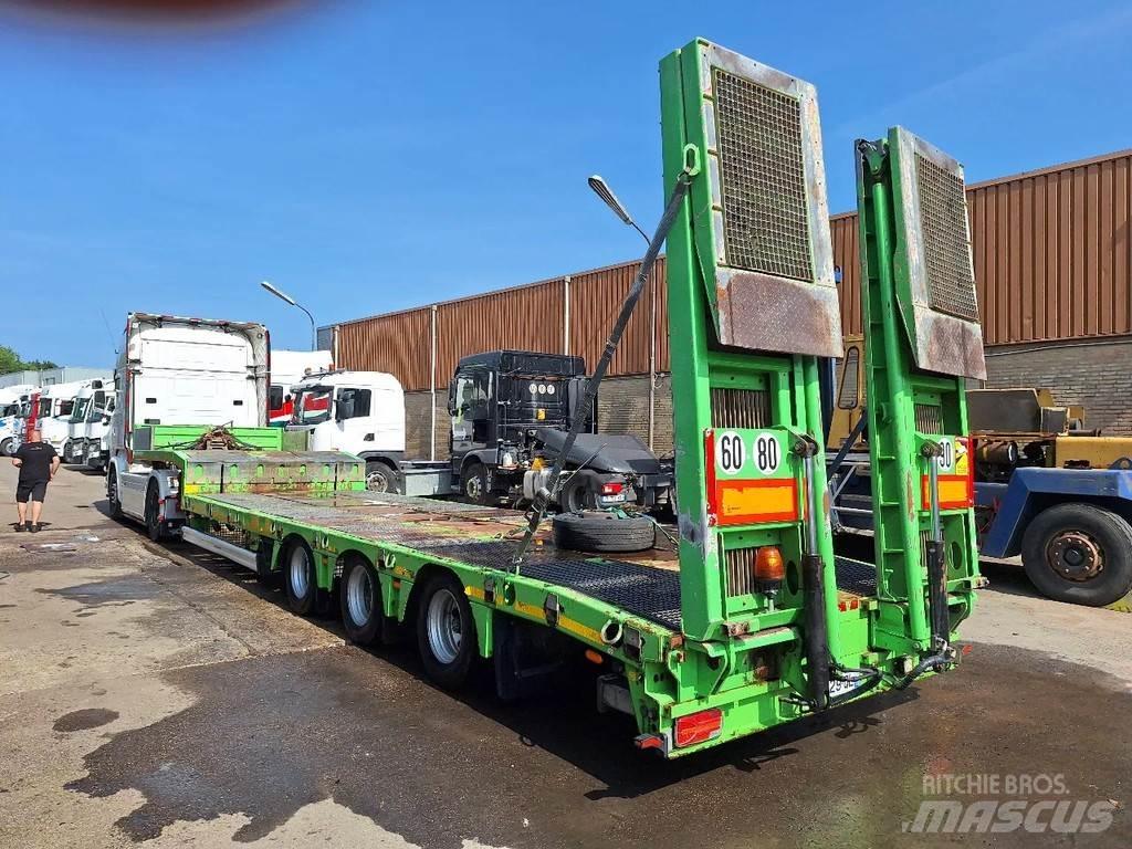 Kässbohrer LOWBED Låg lastande semi trailer