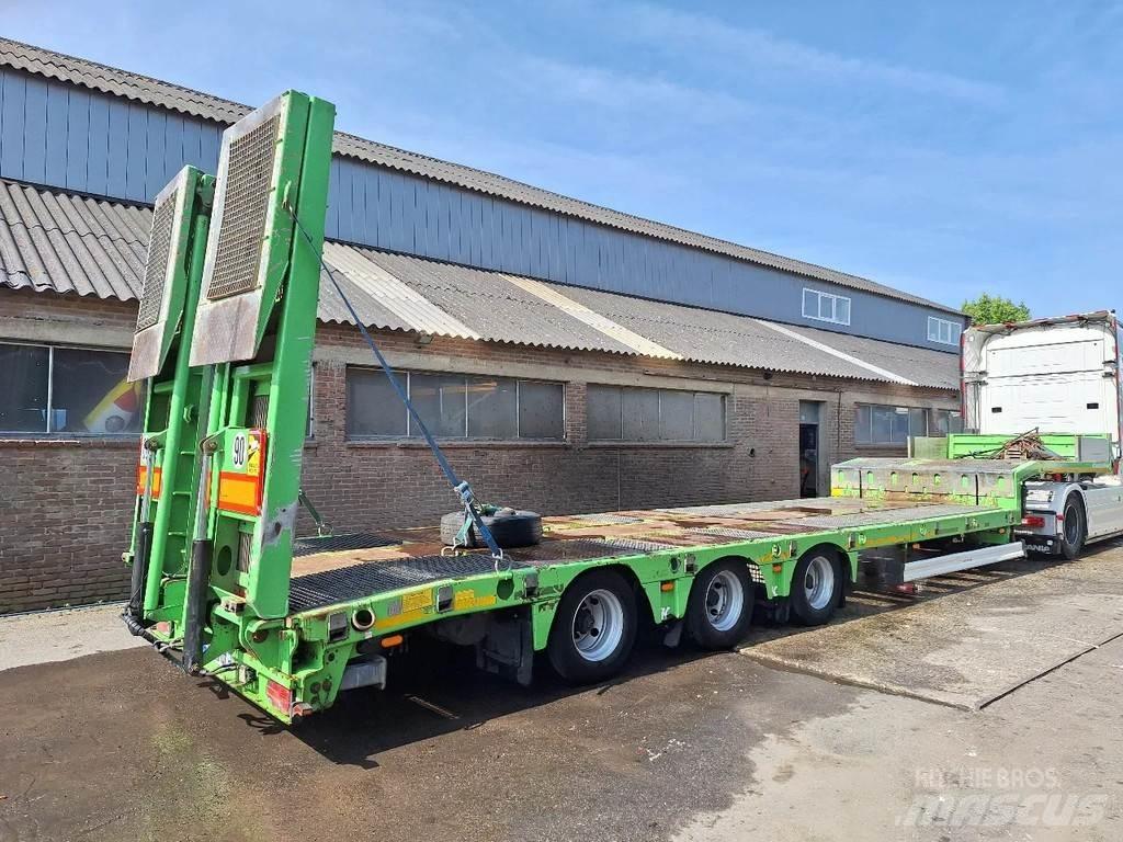 Kässbohrer LOWBED Låg lastande semi trailer