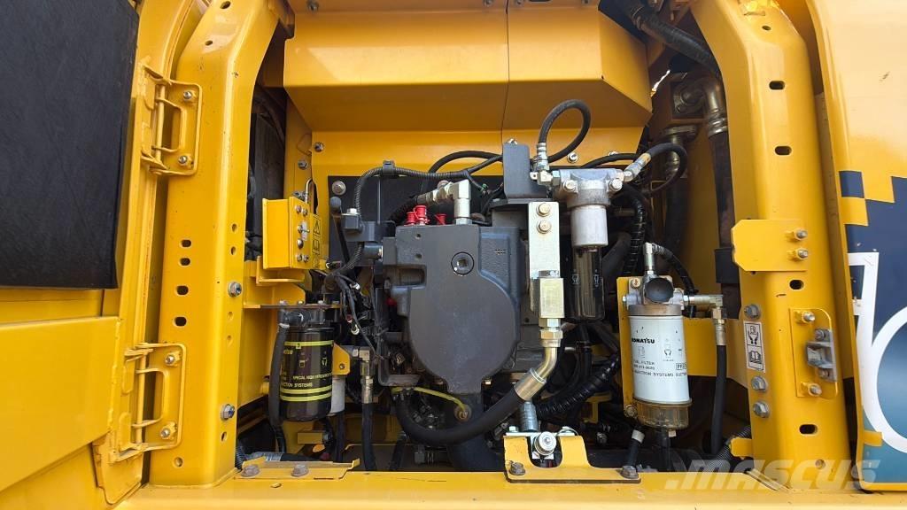 Komatsu HB 215 LC-3 Bandgrävare