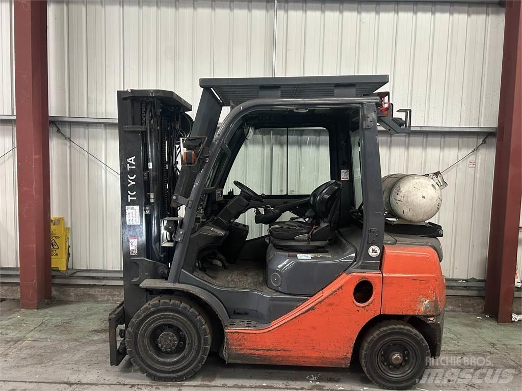 Toyota 02-8FGF25 Gasolmotviktstruckar