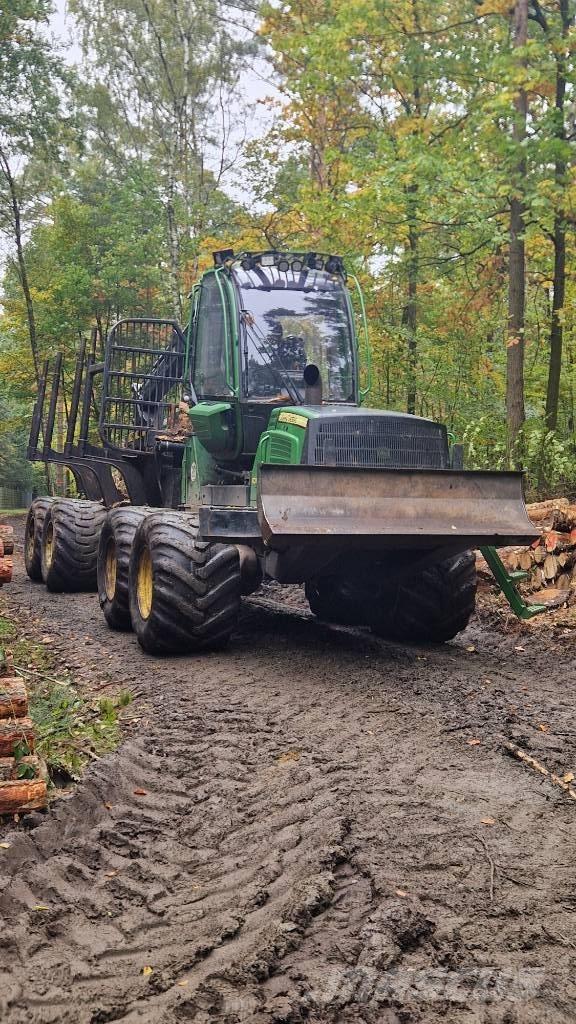 John Deere 1010 E Skotare