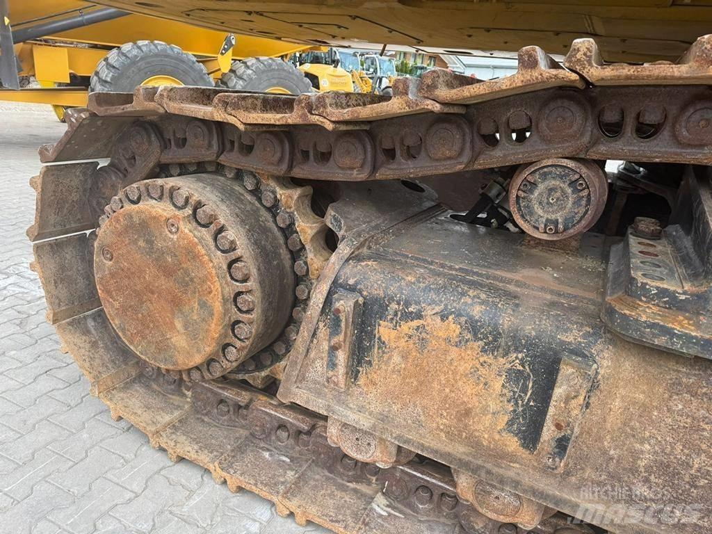 CAT 390 F L ME Bandgrävare