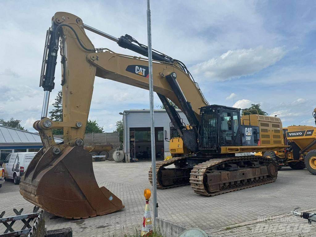 CAT 390 F L ME Bandgrävare