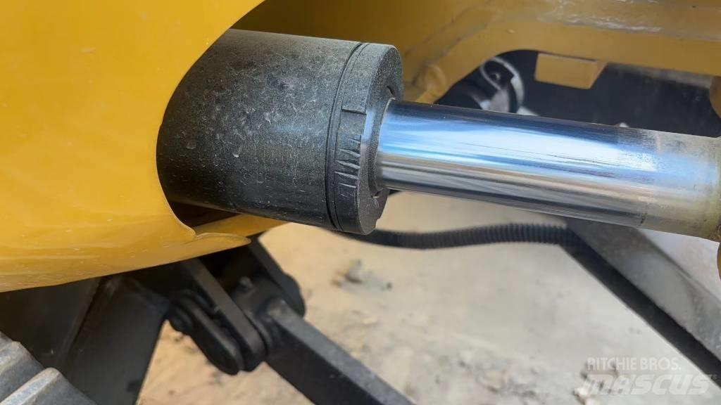 CAT 303.5 Minigrävare < 7t