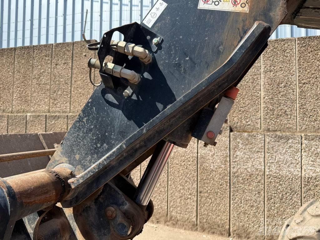 Manitou MT 733 Teleskoplastare