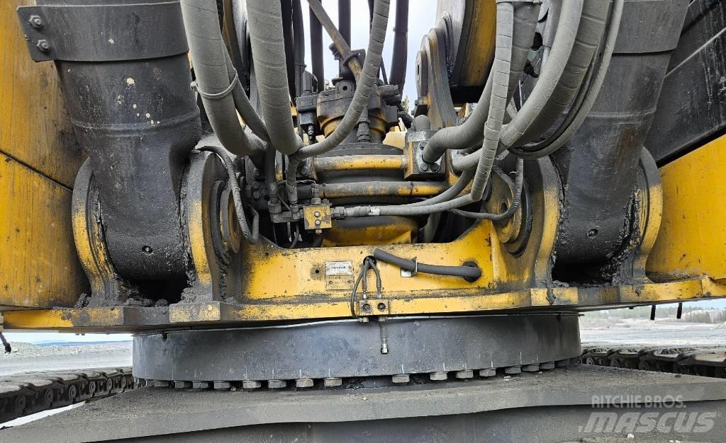 CAT 390 F Bandgrävare