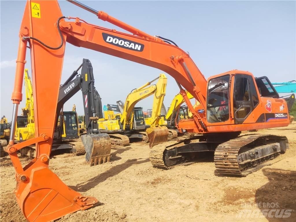 Doosan DH 225 LC-7 Bandgrävare