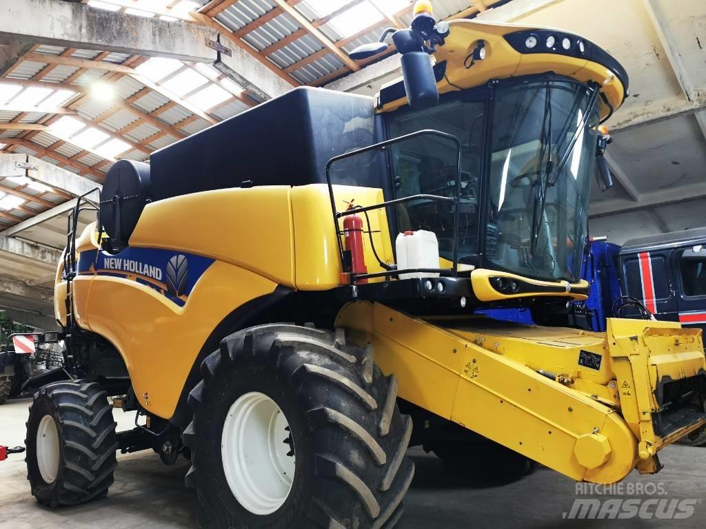 New Holland CX 8.90 Skördetröskor