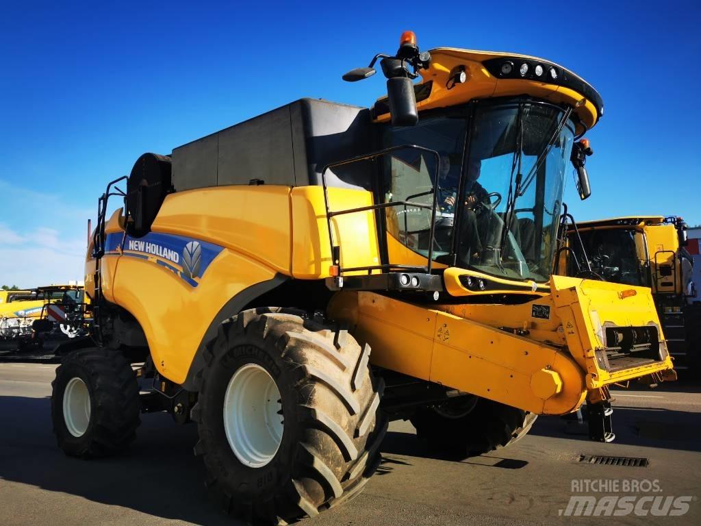New Holland CX 8.90 Skördetröskor