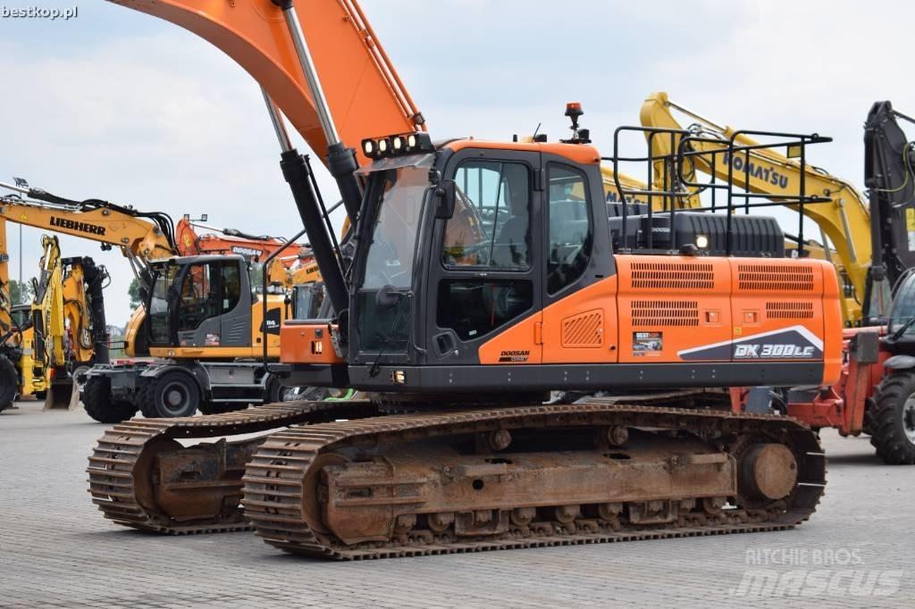 Doosan DX 300 LC-7 Bandgrävare