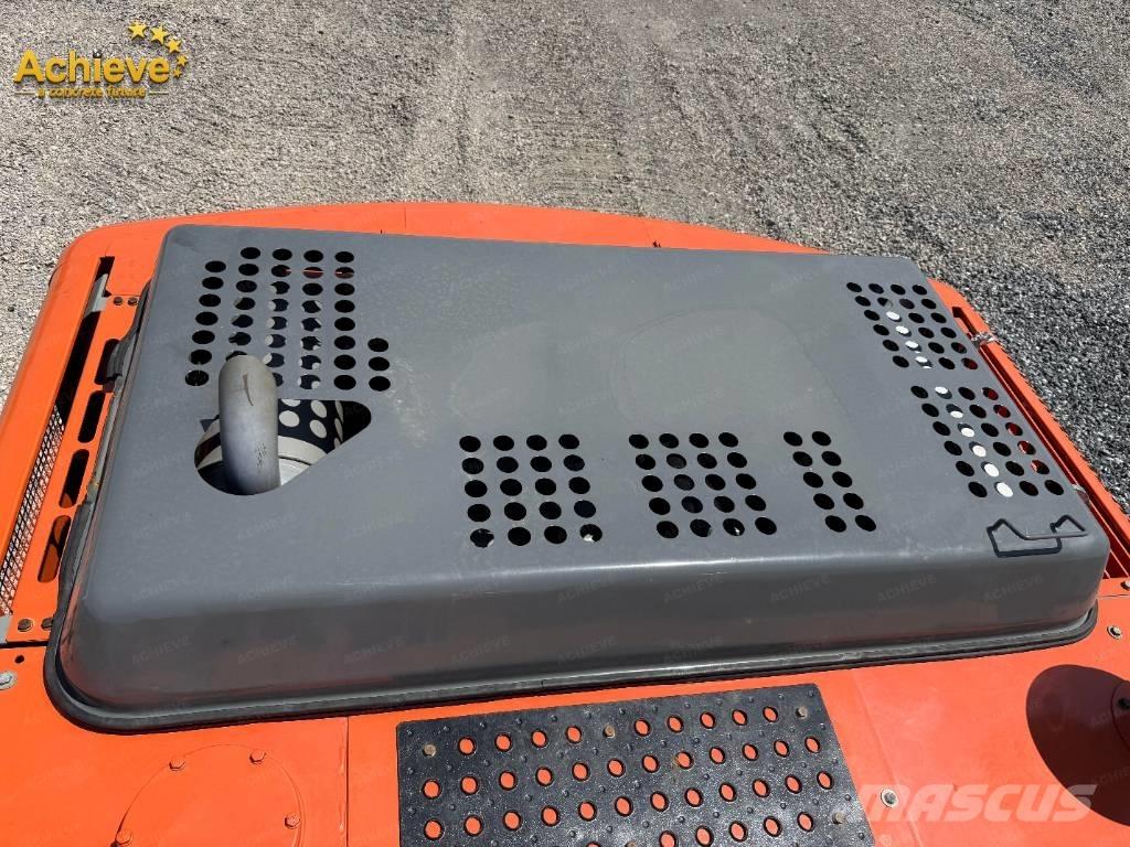 Hitachi ZX 210 Bandgrävare