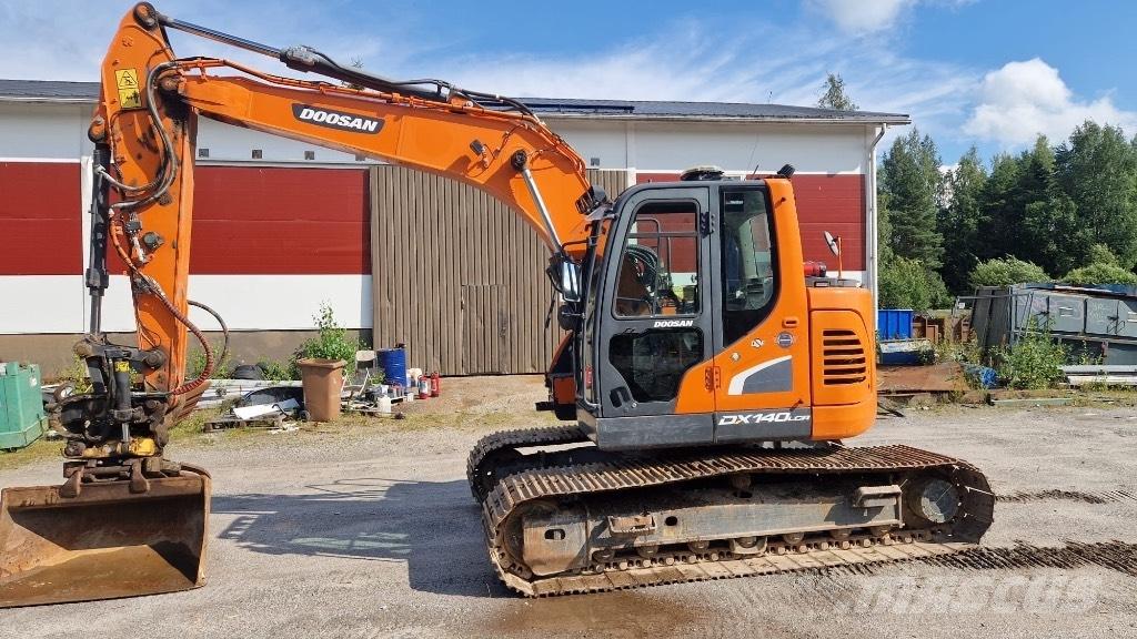 Doosan DX 140 LCR Bandgrävare
