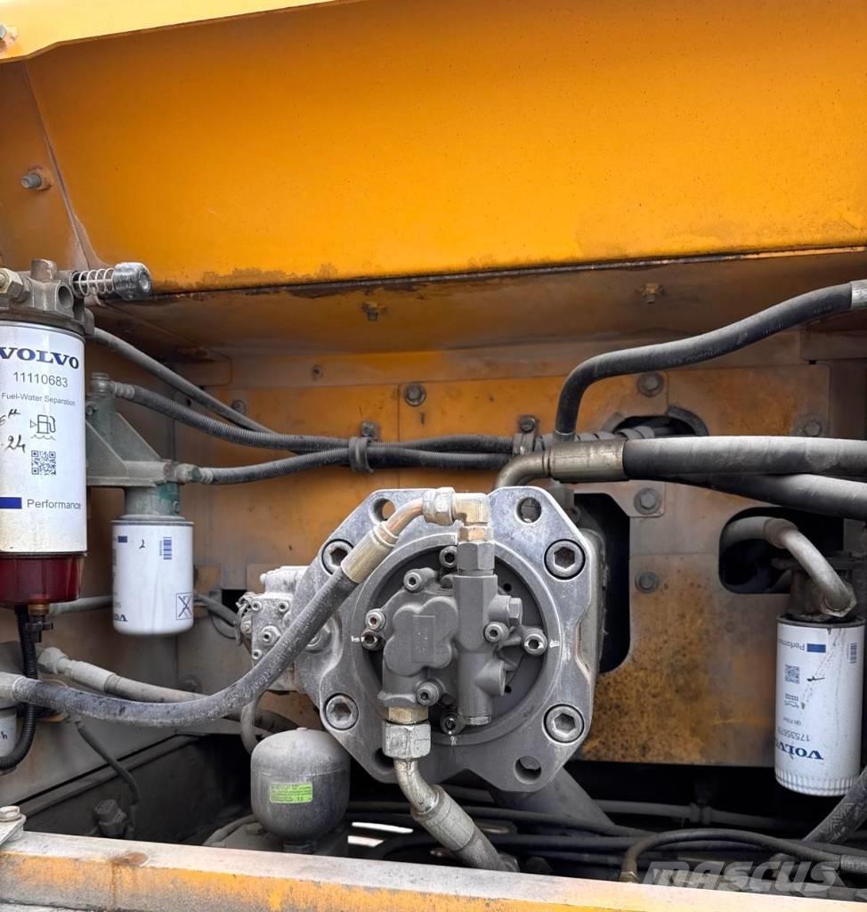 Volvo EC 300 D L Bandgrävare