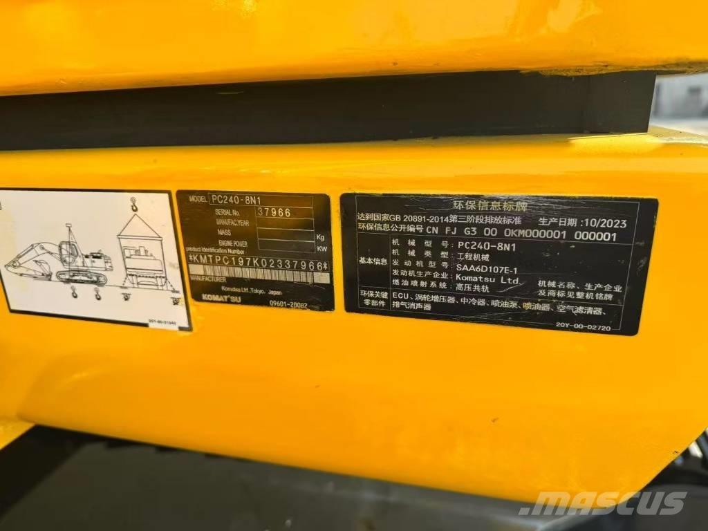Komatsu 240-8N1 Bandgrävare