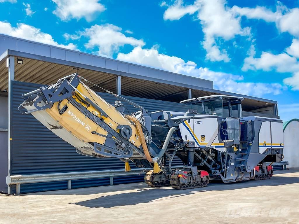 Wirtgen W 220 FI Asfaltskallfräsmaskiner