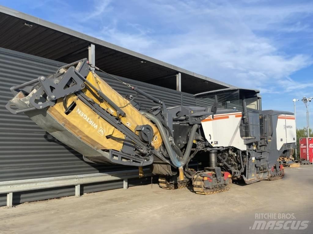 Wirtgen W 220 FI Asfaltskallfräsmaskiner