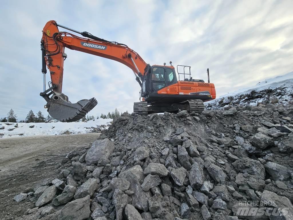 Doosan DX 340 LC Bandgrävare