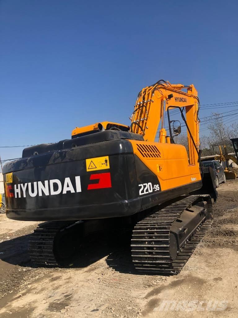 Hyundai 220-9s Bandgrävare