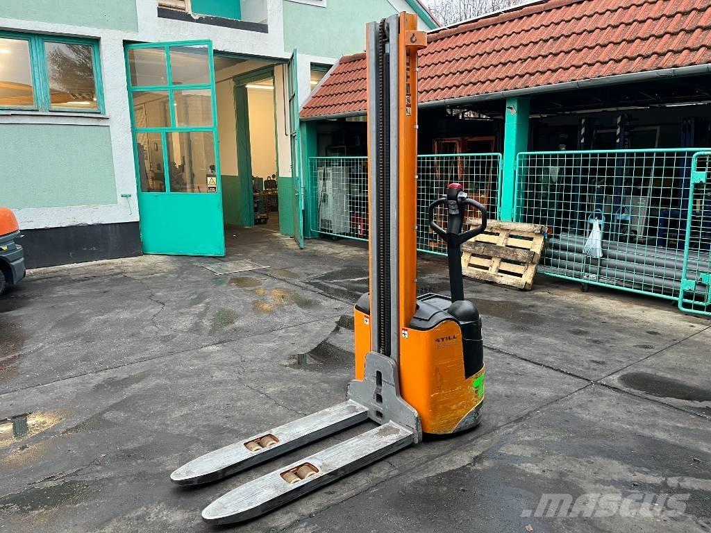 Still EGV12    V-4251 Staplare