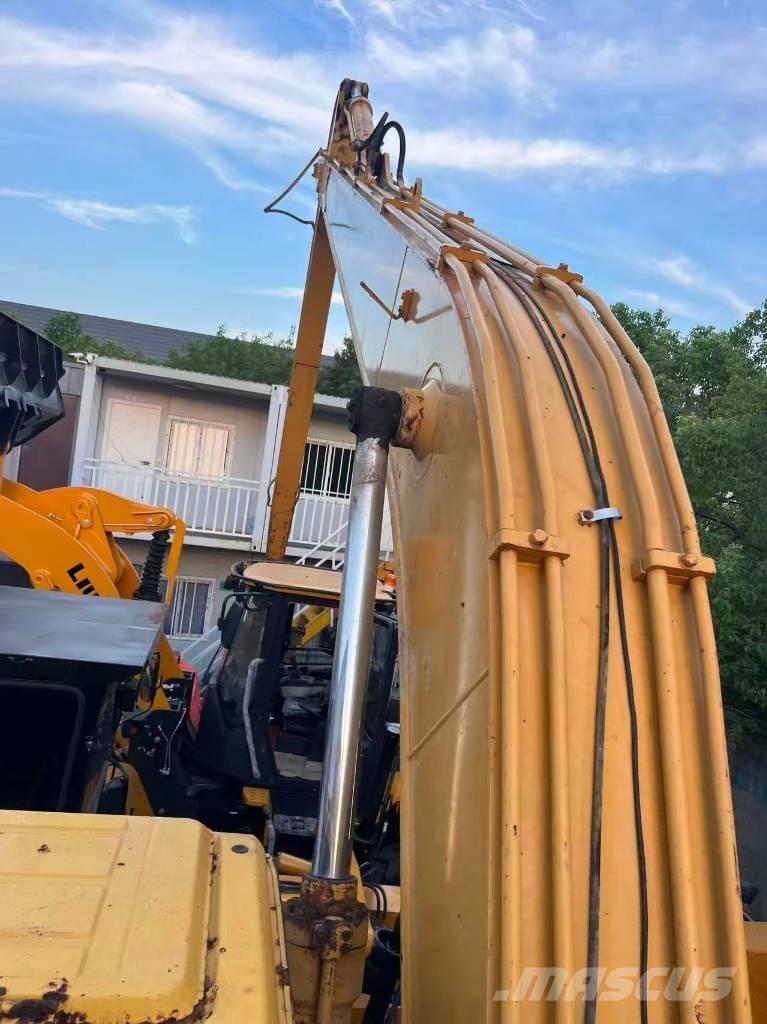 CAT 320 B L Amfibiska grävmaskiner