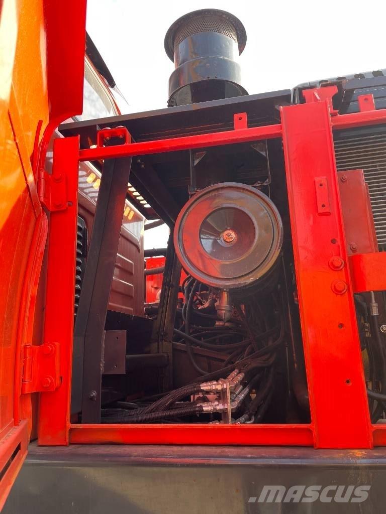 Doosan DX 225 LCA Bandgrävare