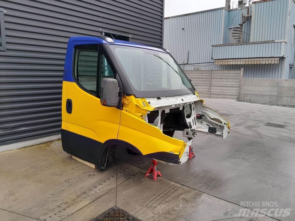 Iveco DAILY Hytter och interiör
