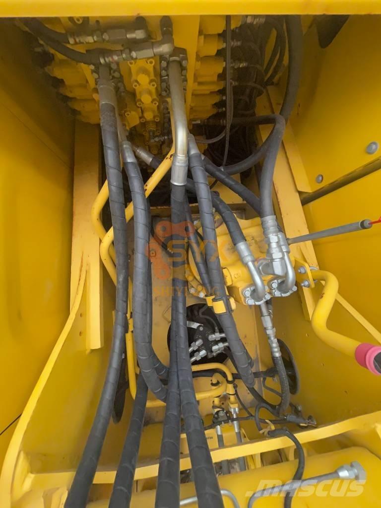 Komatsu PC 200-8 Bandgrävare