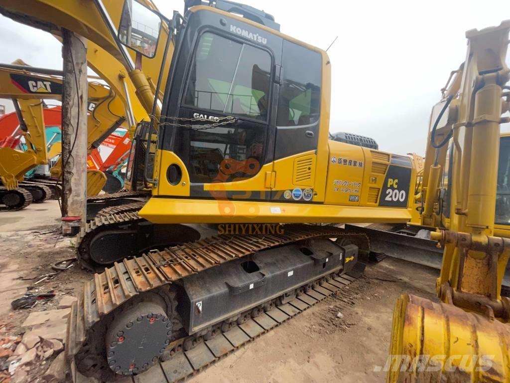 Komatsu PC 200-8 Bandgrävare