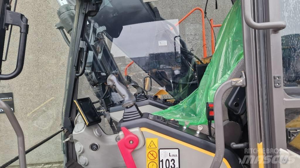 Volvo EC 250 EL Bandgrävare