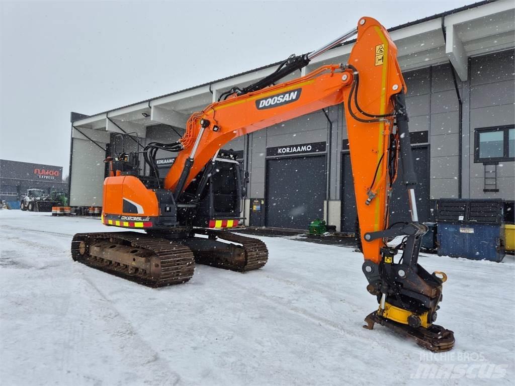 Doosan DX235LCR-5 Bandgrävare