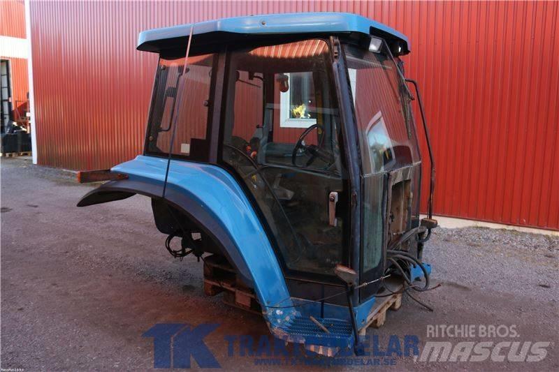 New Holland 8870 Hytter och interiör