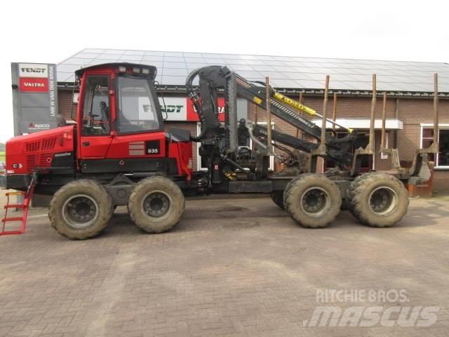 Komatsu 835 Skotare