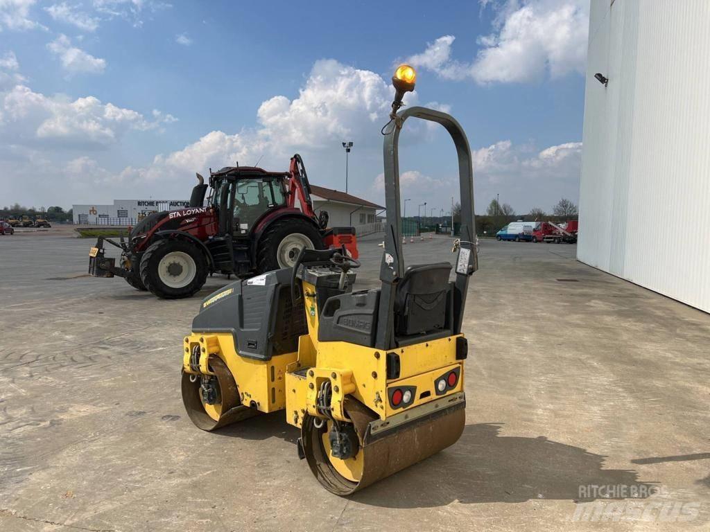 Bomag BW 100 AD M-5 Tvåvalsvältar
