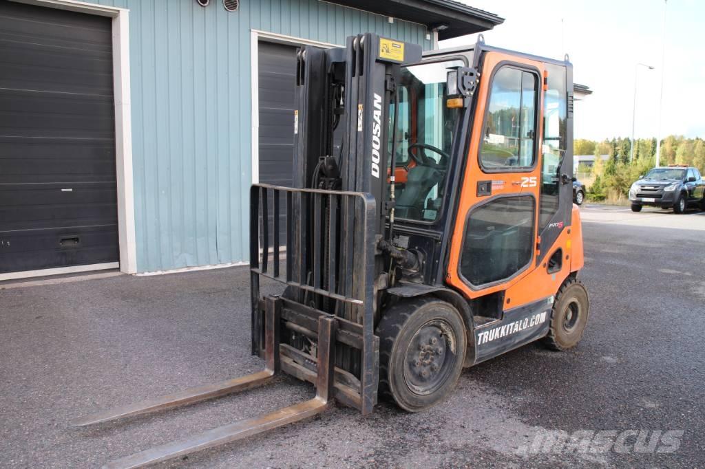 Doosan D 25 S Dieselmotviktstruckar