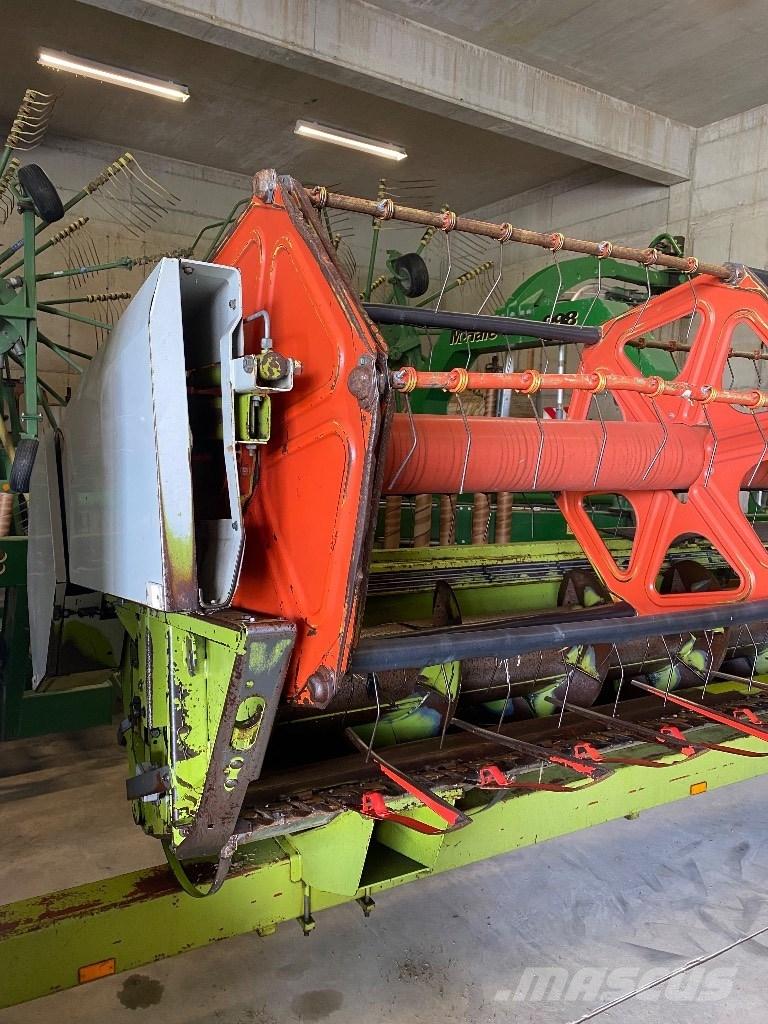 CLAAS Commandor 228 Skördetröskor