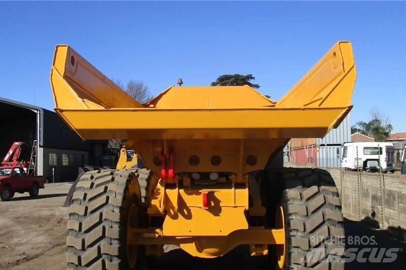 Bell B30E Midjestyrd dumper