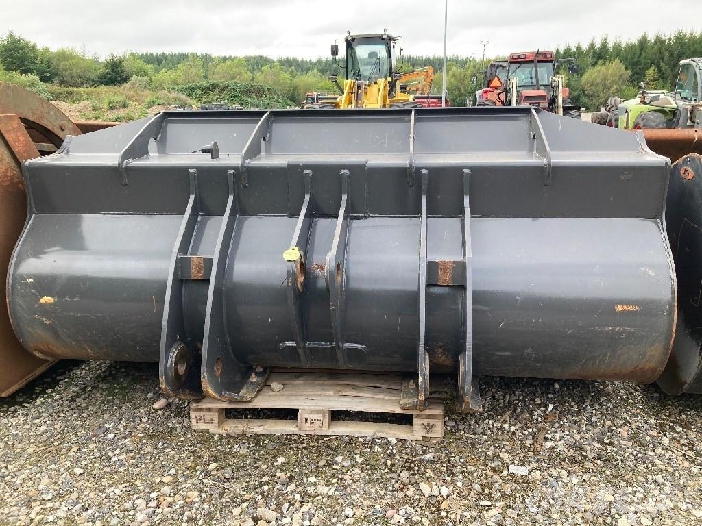 CASE 821 Skovl Hjullastare