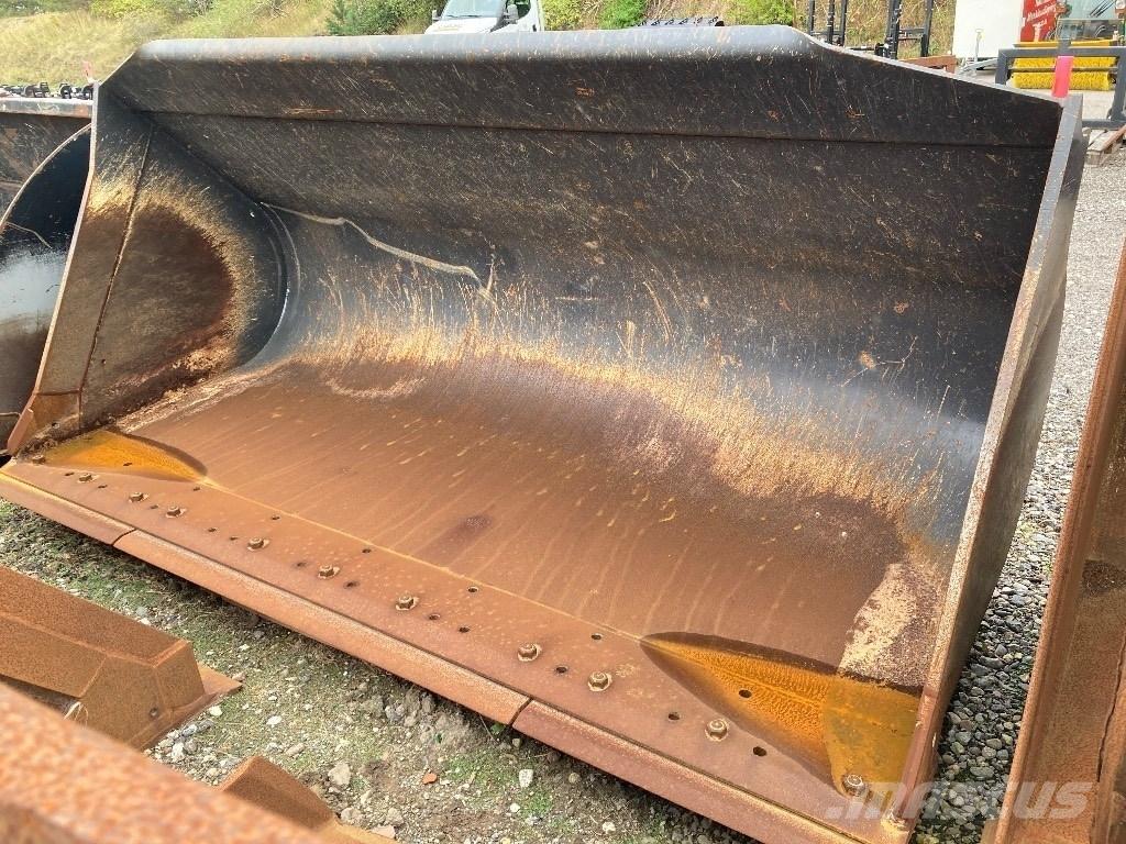 CASE 821 Skovl Hjullastare