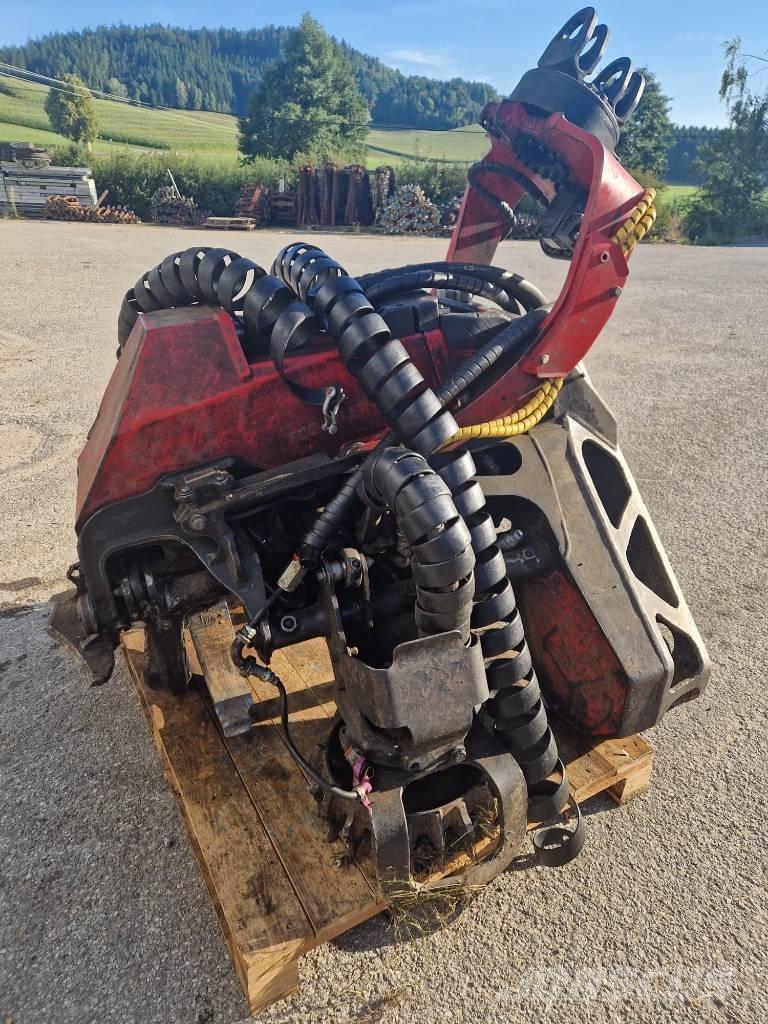 Komatsu 124 Kvistare